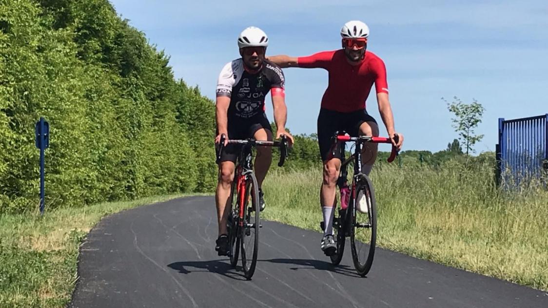 Vélo a deux hot sale